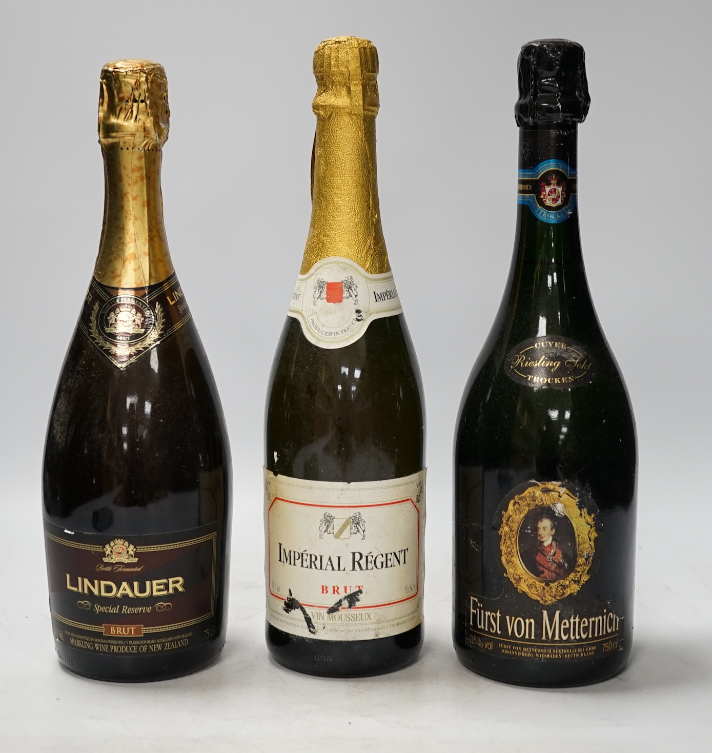 Fifteen bottles of sparkling wine to include Muscador, Lindauer, and Pol Remy. Condition - fair, storage history unknown